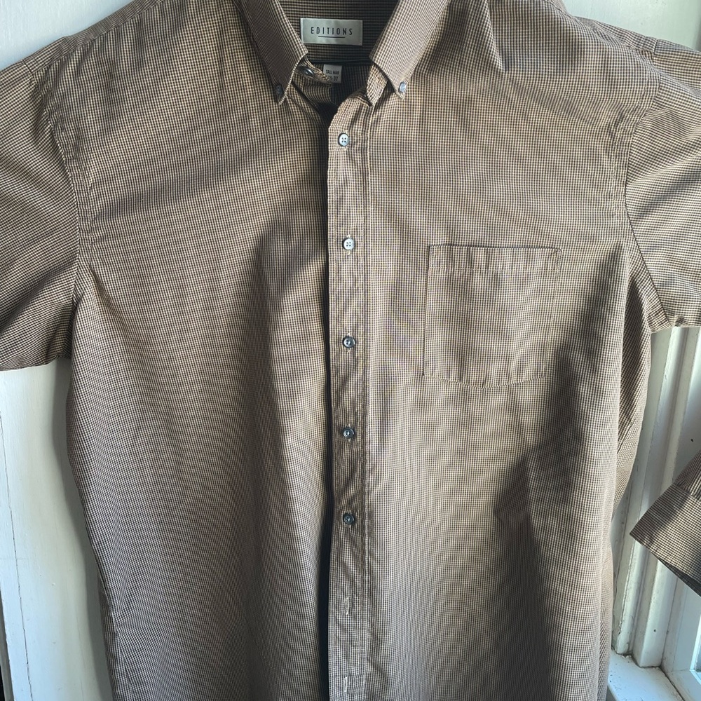 Mens button down, plaid shirt. Size 17 1/2-37 tall